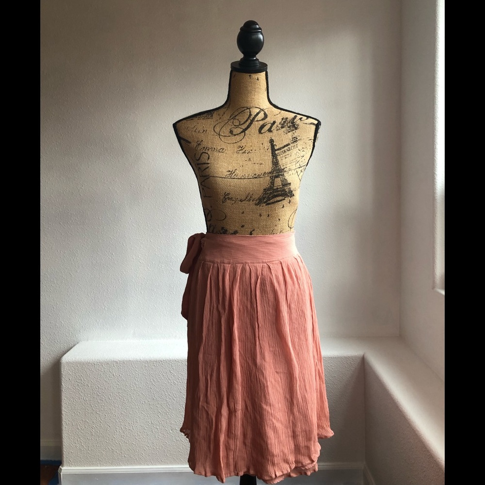 vintage DKNY wrap city skirt  100%silk 💕🛒